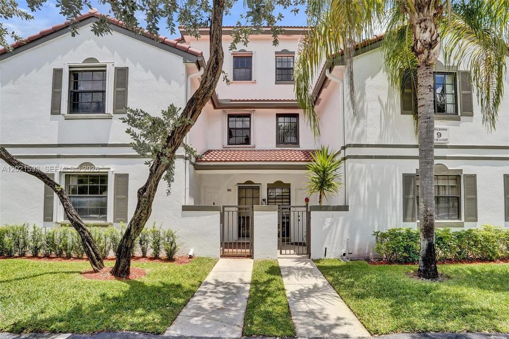 15825 SW 3rd Ct 103, Pembroke Pines, FL 33027