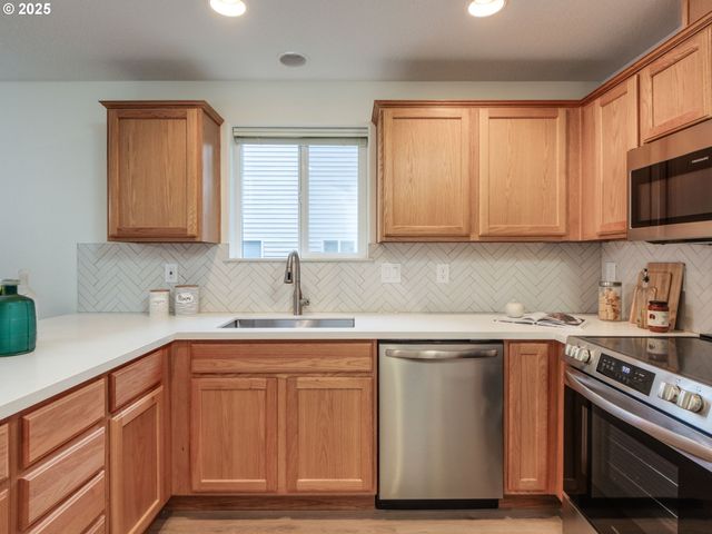 15360 Sw LEXINGTON Ln, Beaverton, OR 97007
