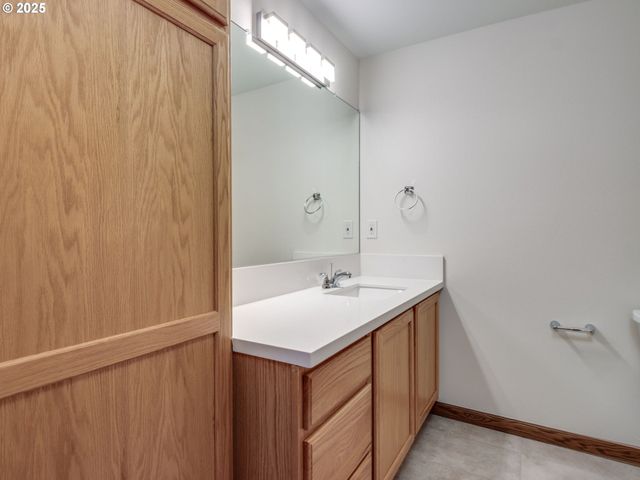 15360 Sw LEXINGTON Ln, Beaverton, OR 97007