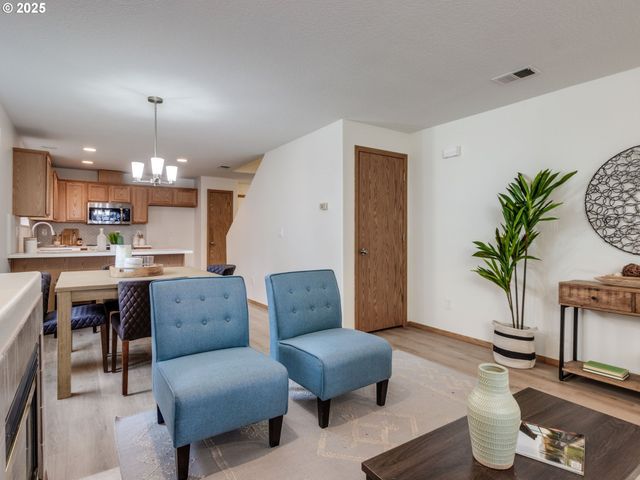 15360 Sw LEXINGTON Ln, Beaverton, OR 97007