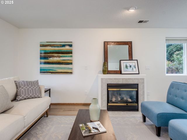 15360 Sw LEXINGTON Ln, Beaverton, OR 97007