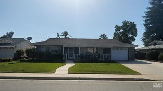 6001 Burke Way, Bakersfield, CA 93309