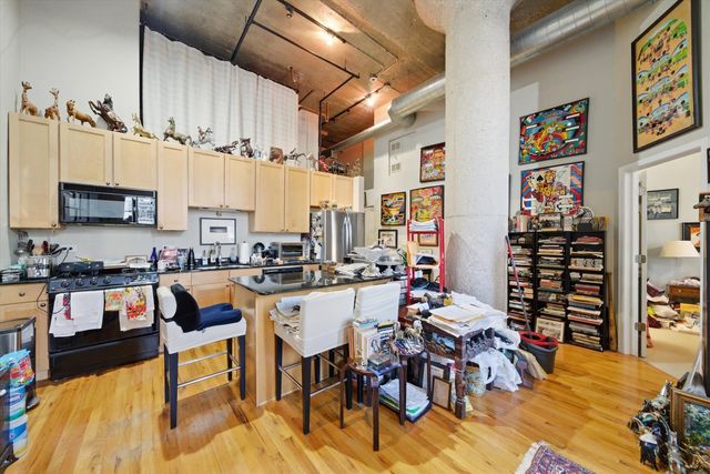 758 N Larrabee Street 208, Chicago, IL 60610