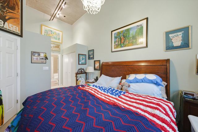 758 N Larrabee Street 208, Chicago, IL 60610