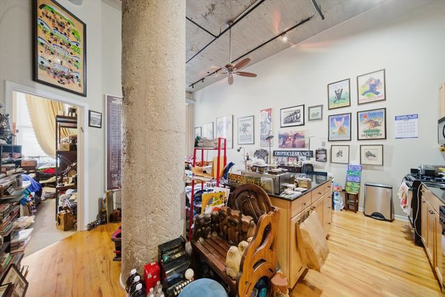 758 N Larrabee Street 208, Chicago, IL 60610