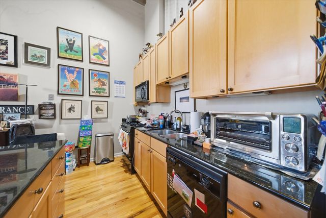 758 N Larrabee Street 208, Chicago, IL 60610