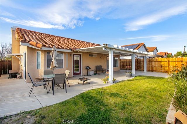 40160 Calle Yorba, Murrieta, CA 92562