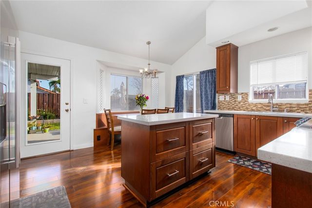 40160 Calle Yorba, Murrieta, CA 92562