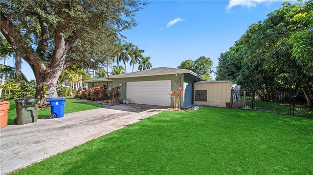 50 Palm Tree TER, Fort Myers, FL 33905