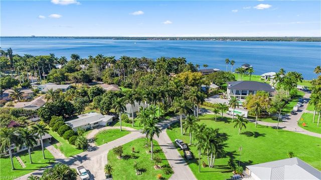 50 Palm Tree TER, Fort Myers, FL 33905