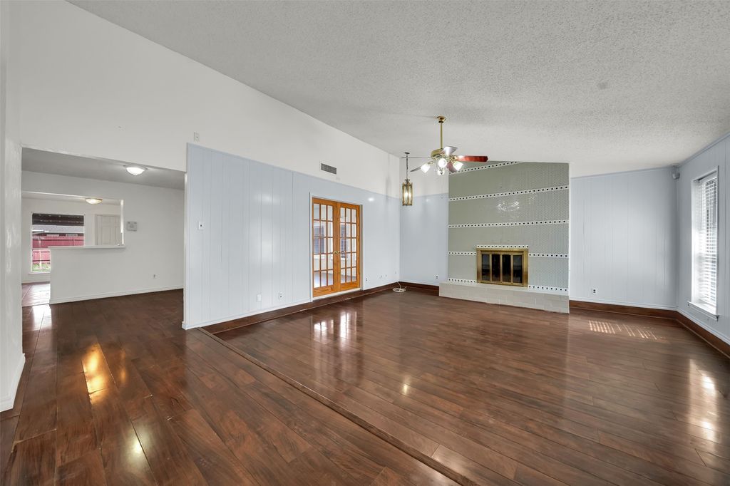 1809 Trowbridge Street, Garland, TX 75044