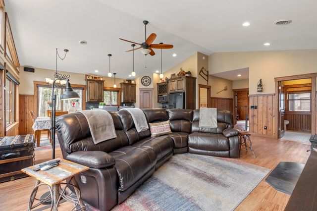 8009 County 78, Nisswa, MN 56468