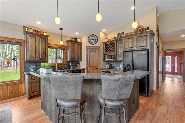 8009 County 78, Nisswa, MN 56468