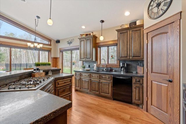 8009 County 78, Nisswa, MN 56468