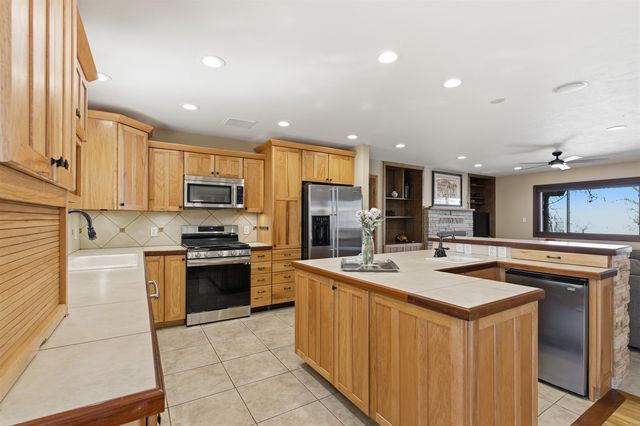 955 Lakeside Court, Grand Junction, CO 81506