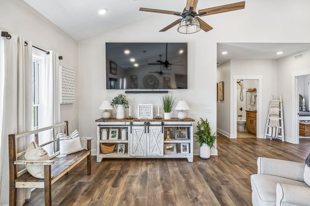 1869 Taurus Farm Rd, Lafayette, TN 37083