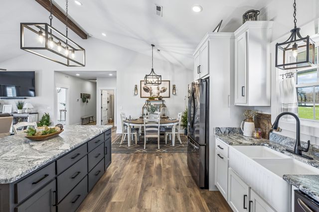 1869 Taurus Farm Rd, Lafayette, TN 37083