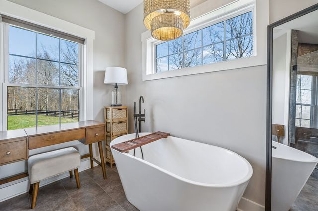 1869 Taurus Farm Rd, Lafayette, TN 37083