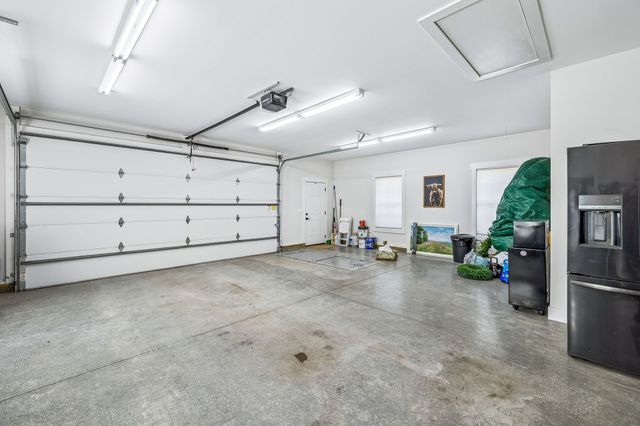 1869 Taurus Farm Rd, Lafayette, TN 37083