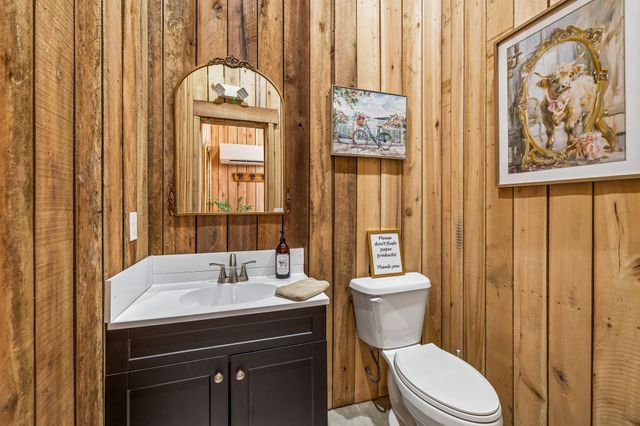 1869 Taurus Farm Rd, Lafayette, TN 37083