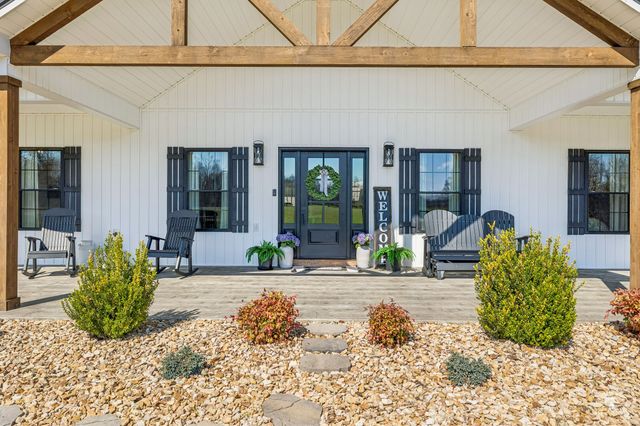 1869 Taurus Farm Rd, Lafayette, TN 37083