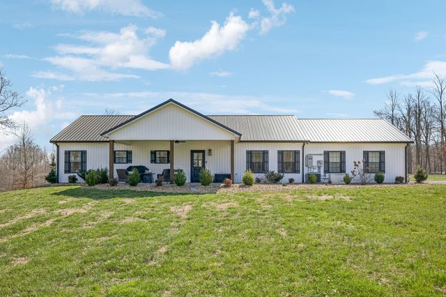 1869 Taurus Farm Rd, Lafayette, TN 37083