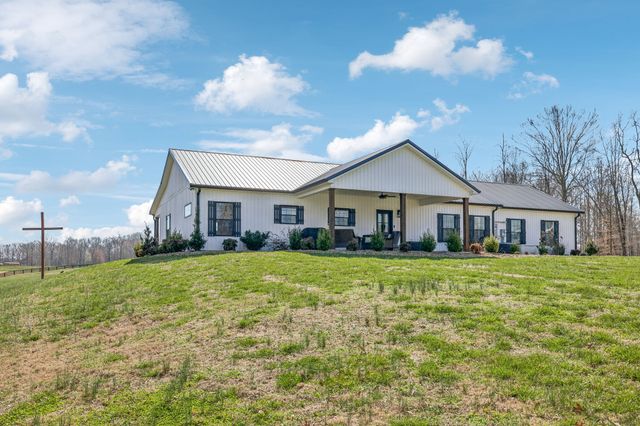 1869 Taurus Farm Rd, Lafayette, TN 37083