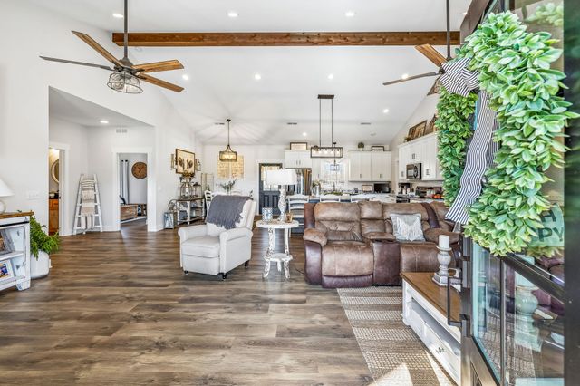 1869 Taurus Farm Rd, Lafayette, TN 37083