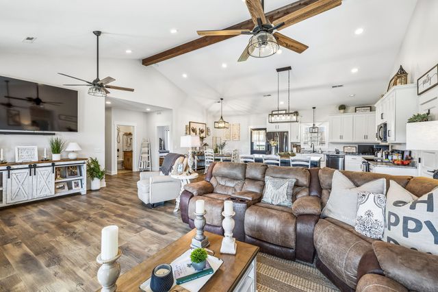 1869 Taurus Farm Rd, Lafayette, TN 37083