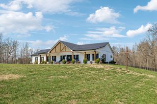 1869 Taurus Farm Rd, Lafayette, TN 37083