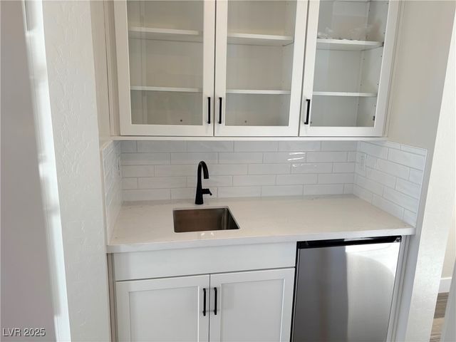 8836 Spencer Garrett Street, Las Vegas, NV 89113