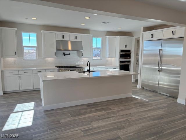 8836 Spencer Garrett Street, Las Vegas, NV 89113