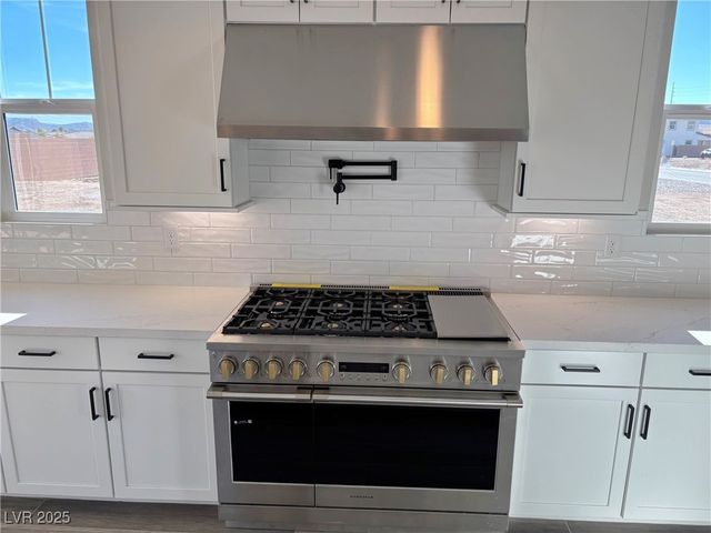 8836 Spencer Garrett Street, Las Vegas, NV 89113