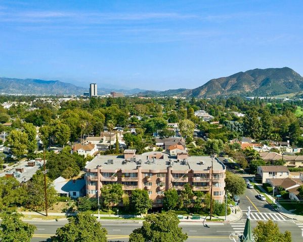 4310 Cahuenga Boulevard 103, Toluca Lake, CA 91602