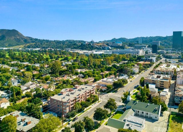 4310 Cahuenga Boulevard 103, Toluca Lake, CA 91602