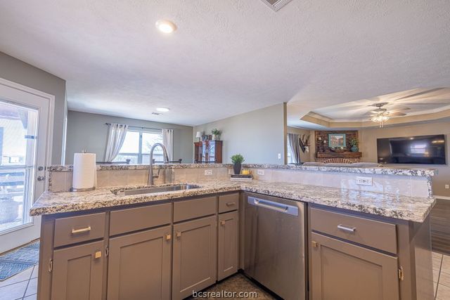 7374 Harris Lane, Bryan, TX 77808