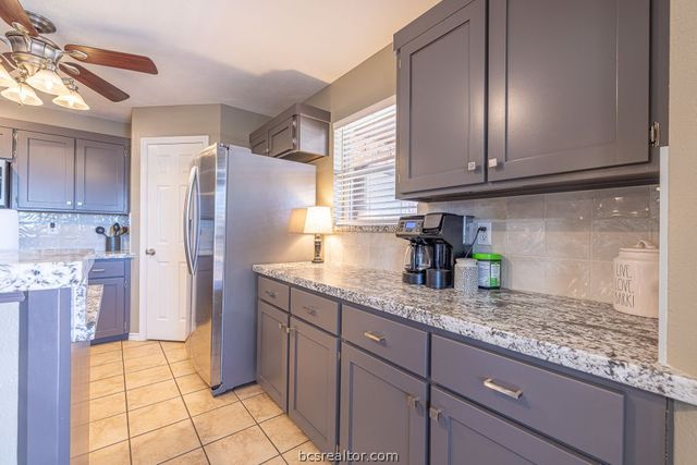 7374 Harris Lane, Bryan, TX 77808