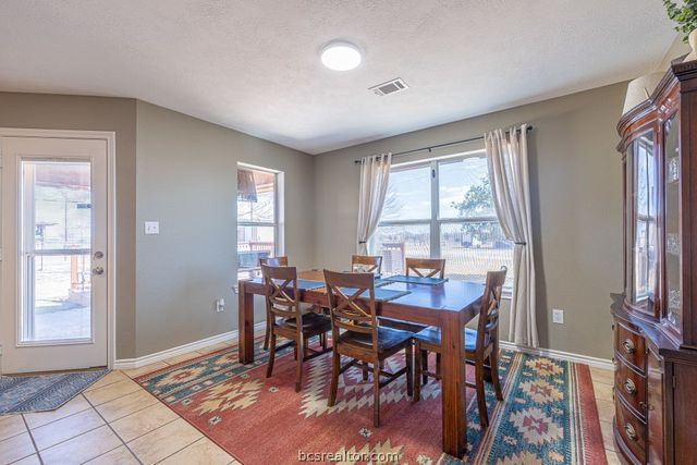 7374 Harris Lane, Bryan, TX 77808