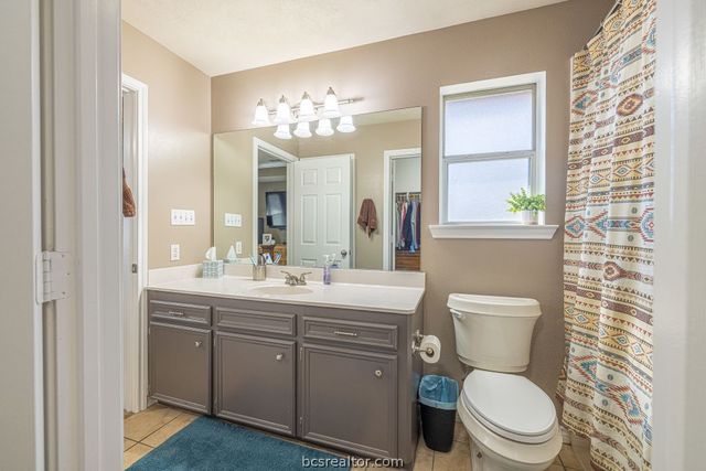 7374 Harris Lane, Bryan, TX 77808