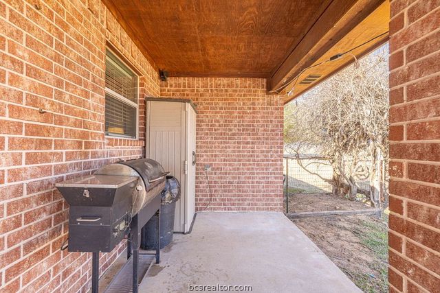 7374 Harris Lane, Bryan, TX 77808