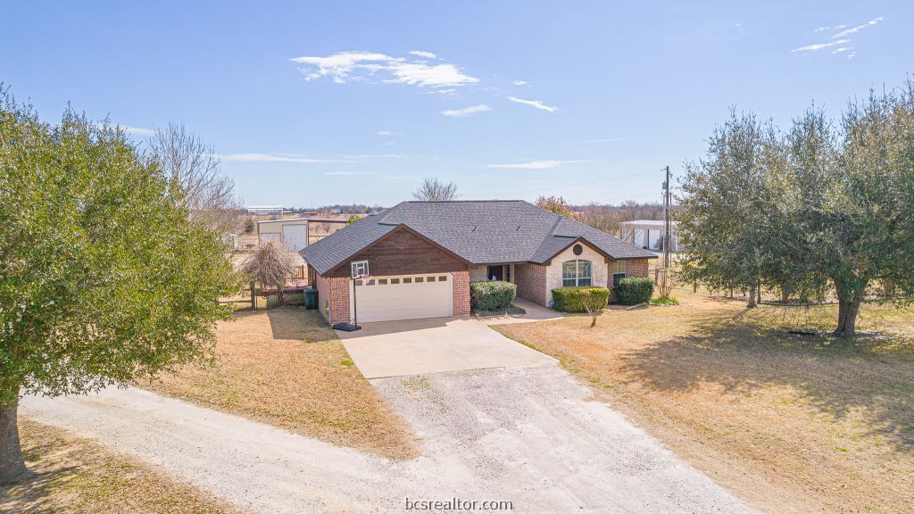 7374 Harris Lane, Bryan, TX 77808