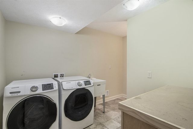 12031 Sandstone Drive, Wayland, MI 49348