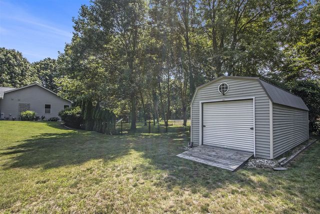 12031 Sandstone Drive, Wayland, MI 49348