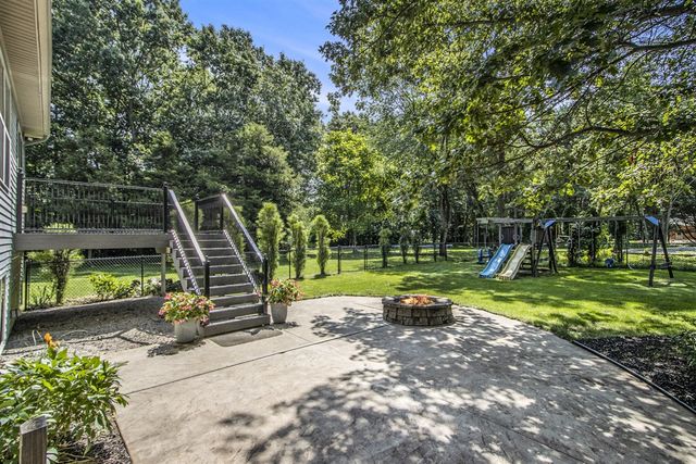 12031 Sandstone Drive, Wayland, MI 49348