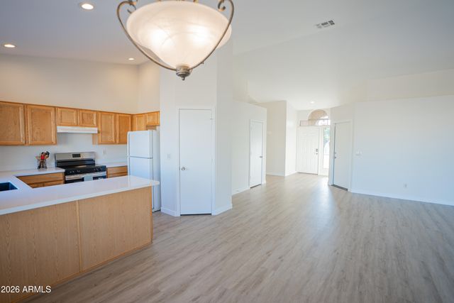 7123 N 82nd Lane, Glendale, AZ 85303