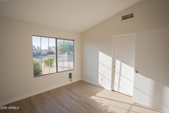 7123 N 82nd Lane, Glendale, AZ 85303