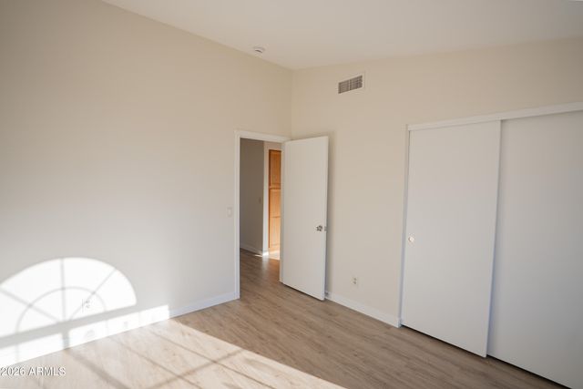 7123 N 82nd Lane, Glendale, AZ 85303