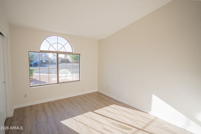 7123 N 82nd Lane, Glendale, AZ 85303