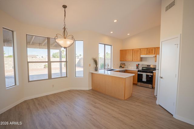 7123 N 82nd Lane, Glendale, AZ 85303