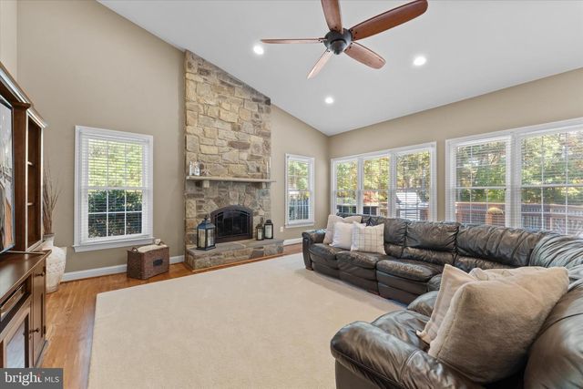 6401 NOBLE ROCK CT, Clifton, VA 20124